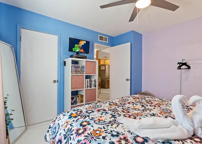 Holiday home Modernized 1br W Shared Pool & *