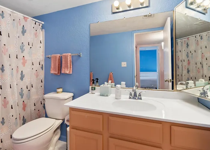 Modernized 1br W Shared Pool & Scottsdale