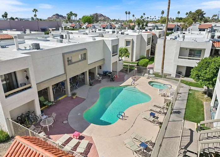Holiday home Modernized 1br W Shared Pool &