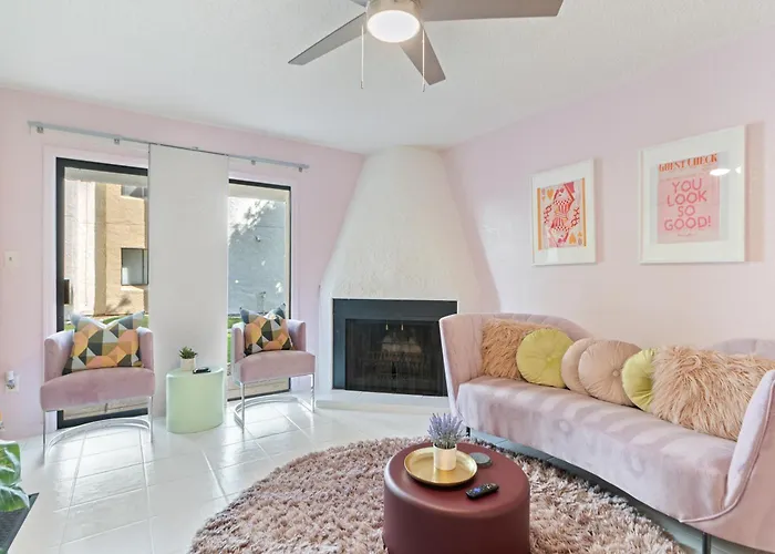 Modernized 1br W Shared Pool & * Scottsdale