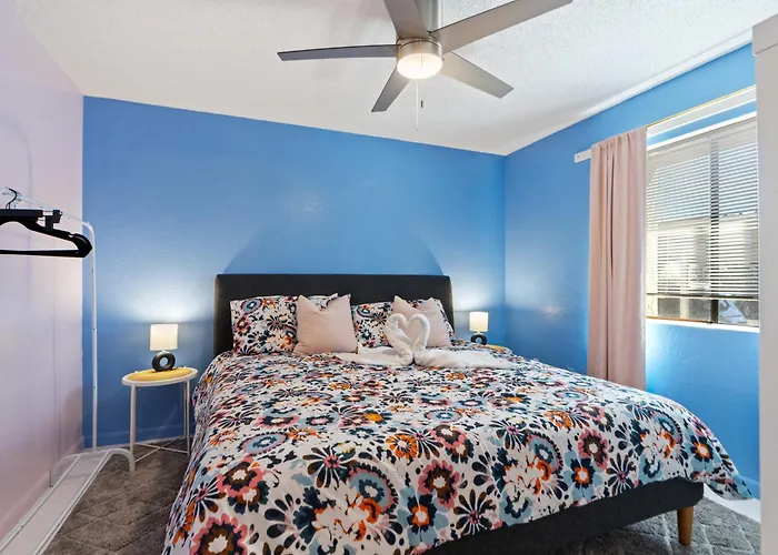 Modernized 1br W Shared Pool & * Scottsdale